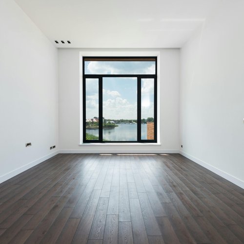 modern-empty-room-with-lake-view